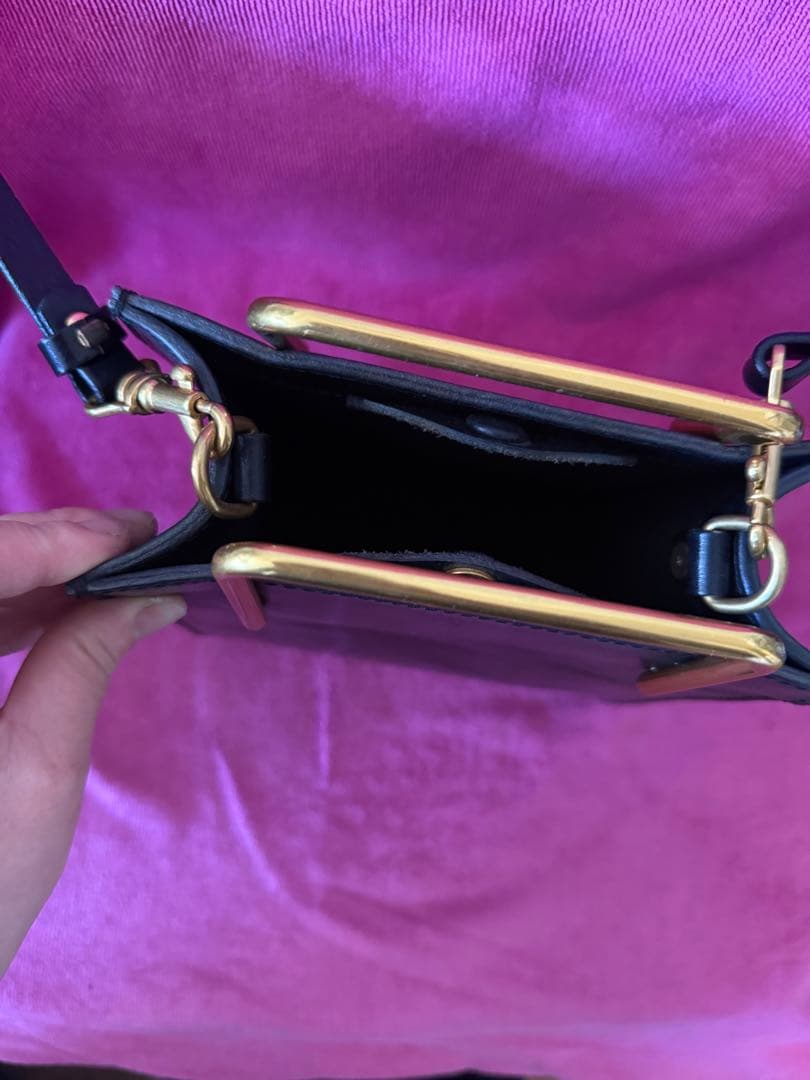 Emma aura ブラックレザー ハンドバッグ