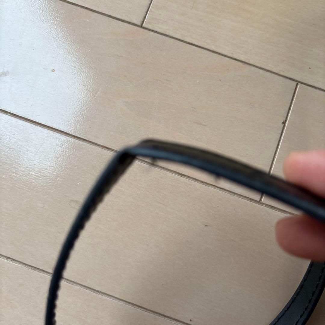 週末限定お値下げ⭐︎ブラックショルダーバッグ レディース　ゴールド金具