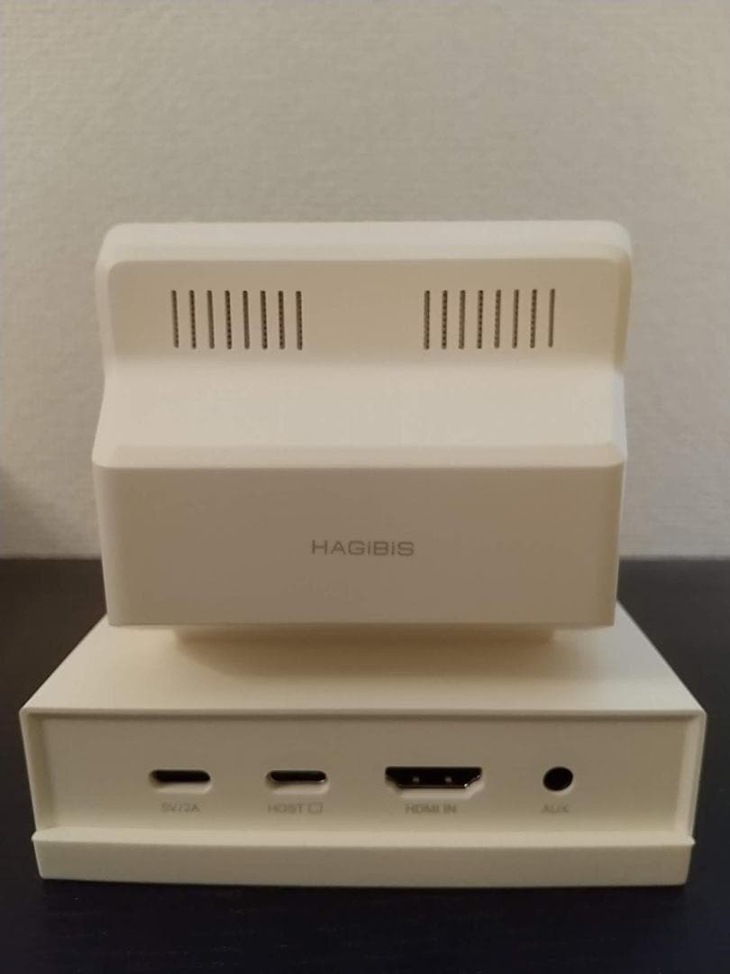 液晶モニター付き多機能USBハブ／SDカードリーダー搭載