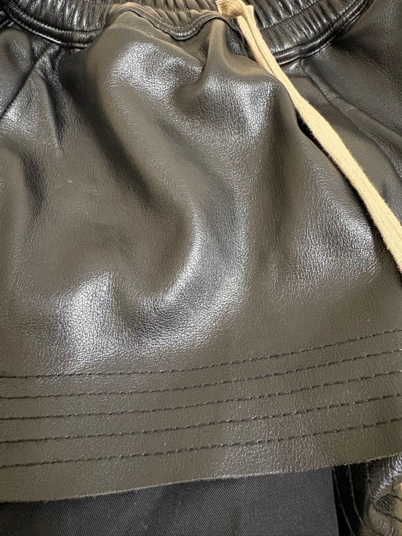 リックオウエンス　黒ブラック　ショートパンツ　レザー　美品