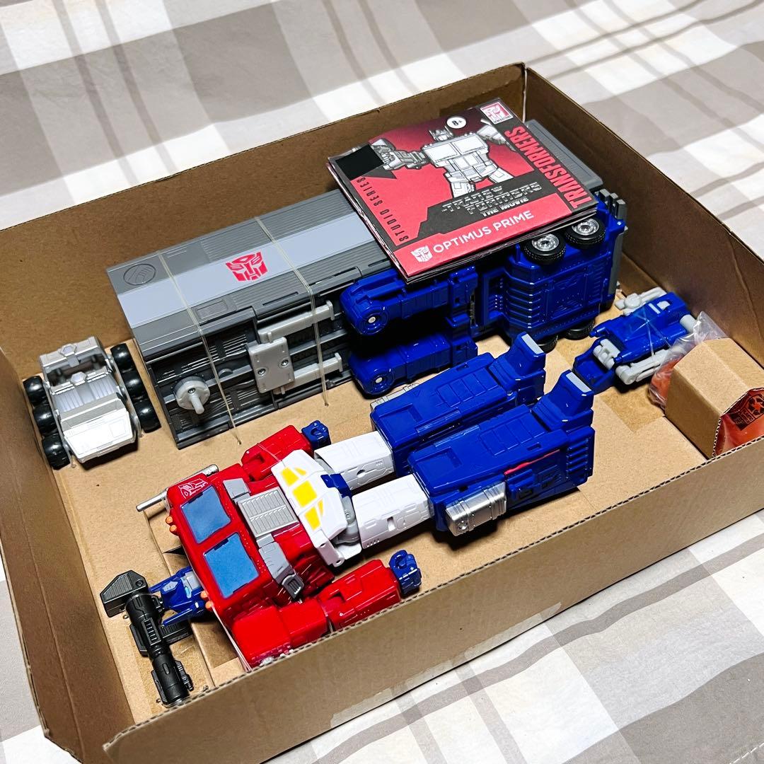 トランスフォーマー スタジオシリーズ オプティマスプライム SS-142