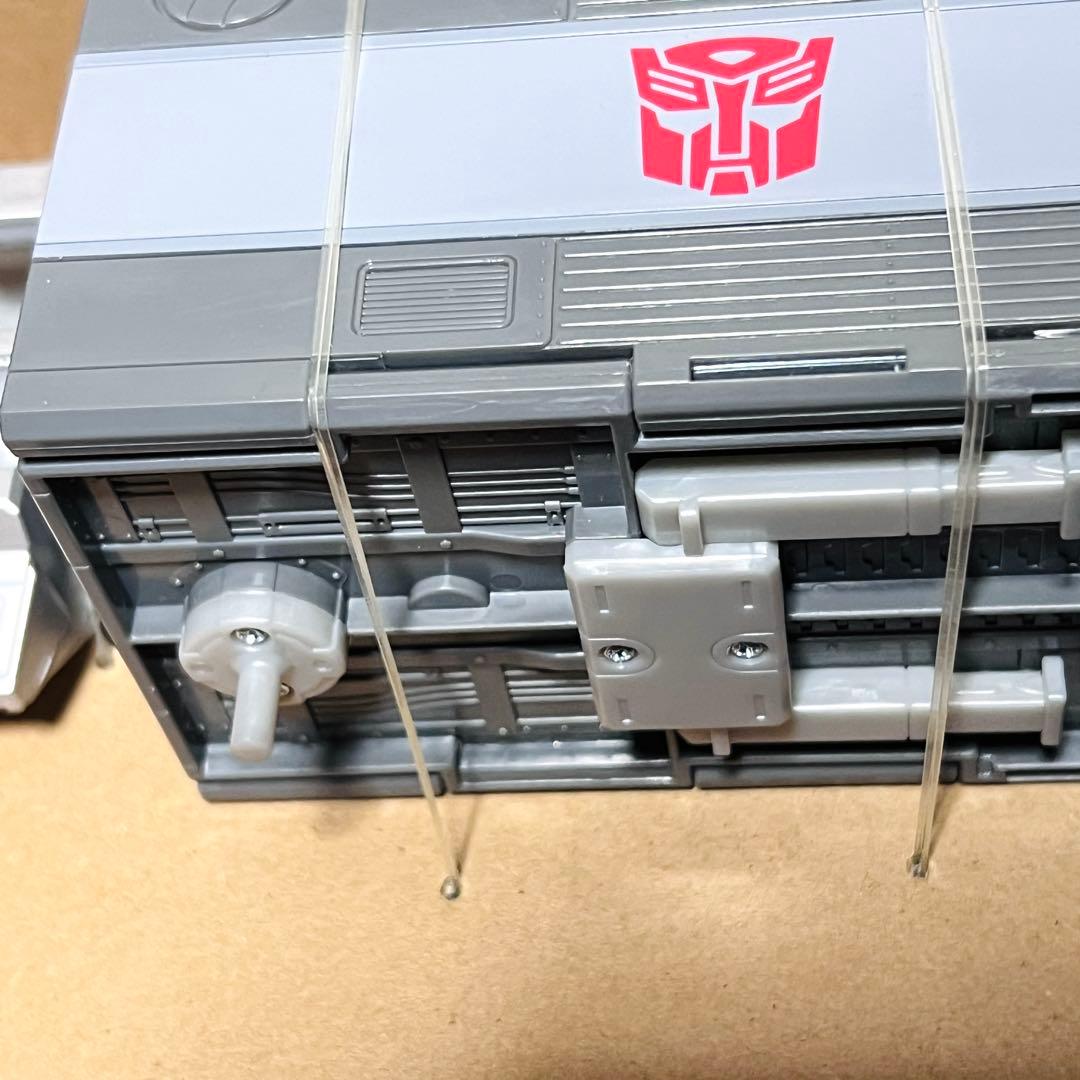 トランスフォーマー スタジオシリーズ オプティマスプライム SS-142