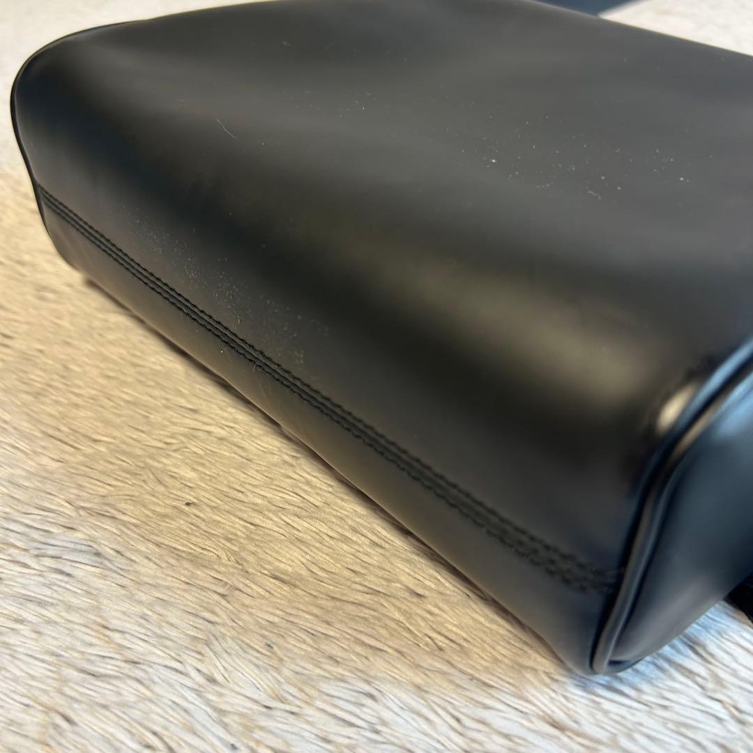 FERRAGAMO フェラガモ　ガンチーニ　ハンドバッグ　レザーバッグ　ポーチ付