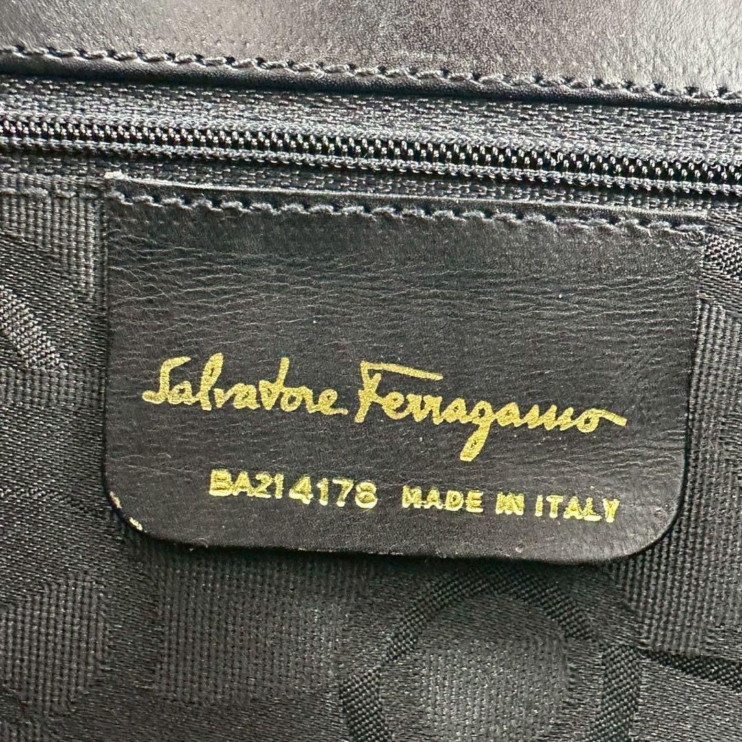 サルヴァトーレフェラガモ レザー Wホック ヴァラリボン ハンドバッグ