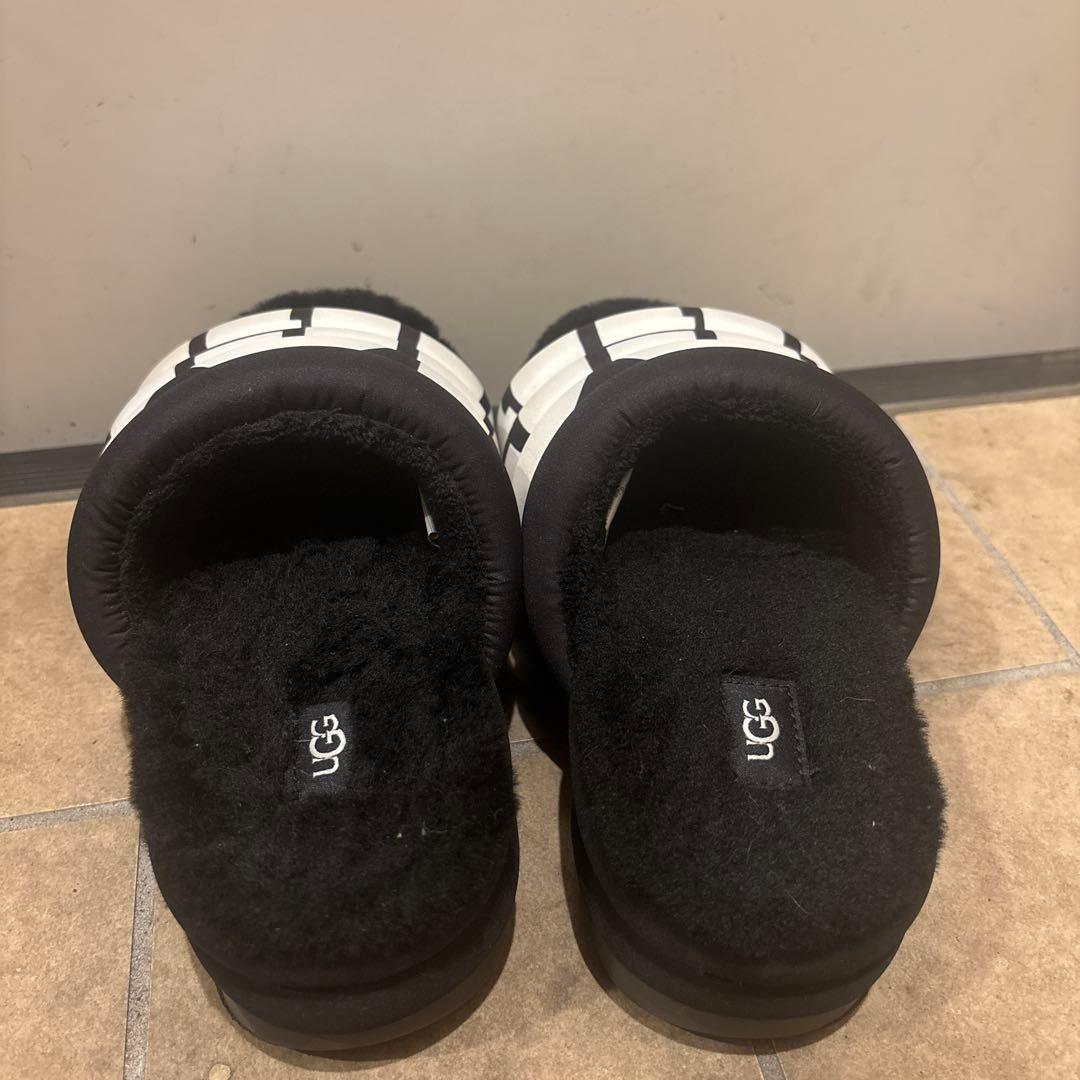 即日発送UGG厚底ファー ストラップ サンダル