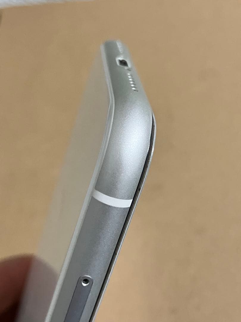 iPhone XR 64GB ホワイト　SIMロックなし　初期化済　動作品　美品