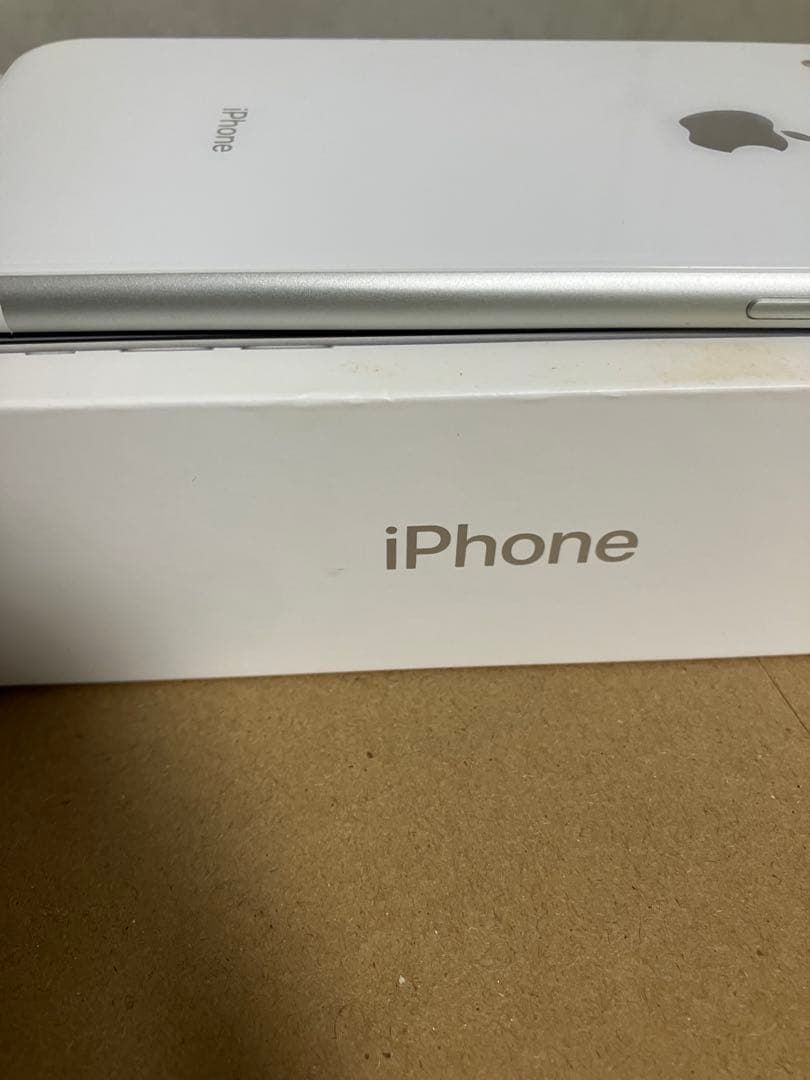 iPhone XR 64GB ホワイト　SIMロックなし　初期化済　動作品　美品