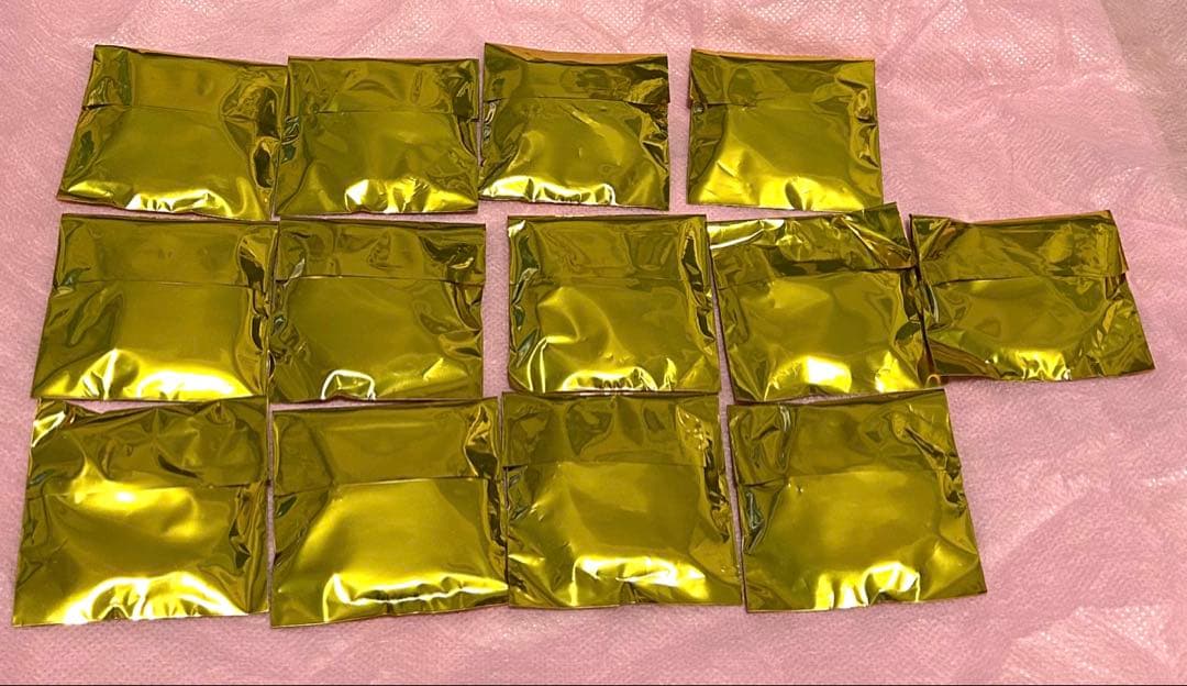 鬼滅カフェ　刀鍛冶の里編　絵巻　終ノ巻　箔押し　缶バッジ