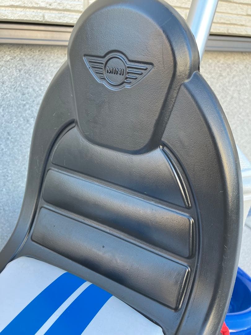 MINIミニクーパー三輪車 青　舵取りバー付