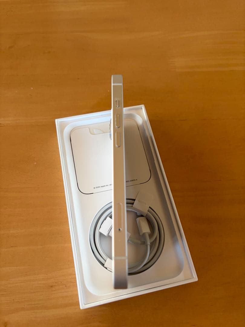 美品　iPhone 14 128GB SIMフリー　[スターライト]