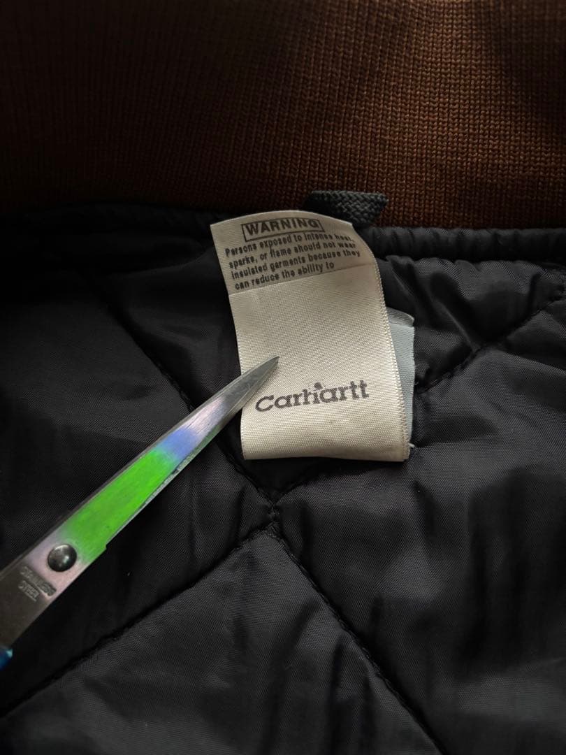 カーハート　ダックベスト　ブラウン　V02 BRN Mサイズ　フェード