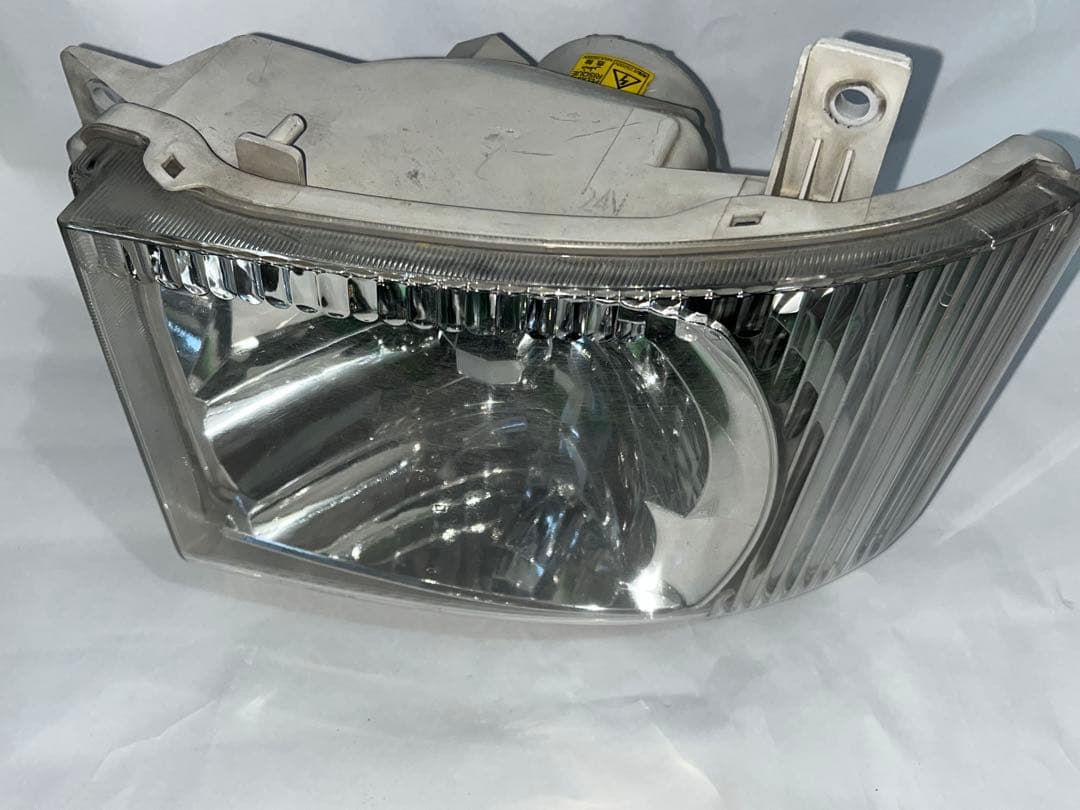 V*P様 中古 いすゞ純正 左 ヘッドライト KOITO 110-21872 2