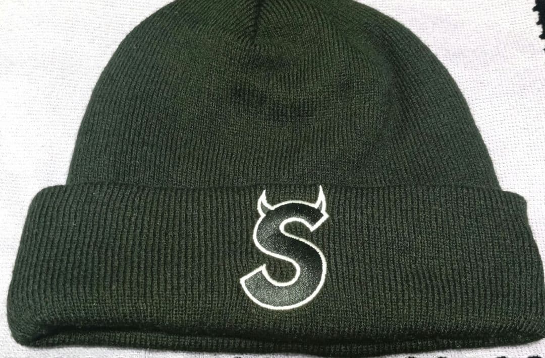 ジ*ー様 Supreme ニット帽ブラック