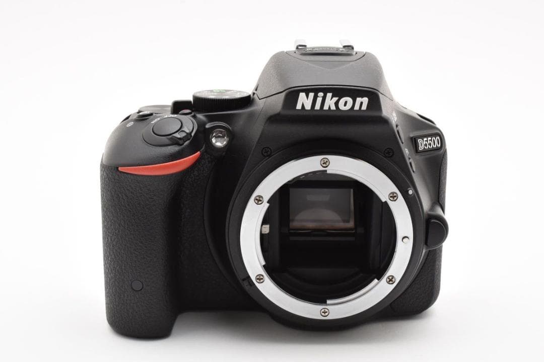超美品 4233ショット　Nikon　D5500　ダブルレンズ 　Wi-Fi搭載