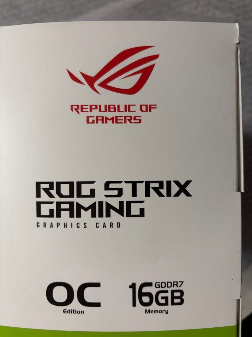 グラフィックボード・グラボ・ビデオカード ASUS ROG STRIX RTX5070Ti-O16G-GAMING