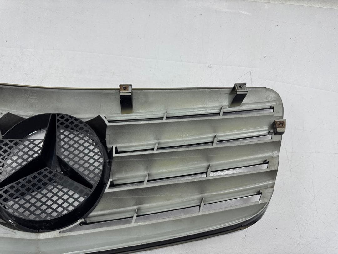 ベンツ Eクラス W211 後期 SLルックグリル ブラック