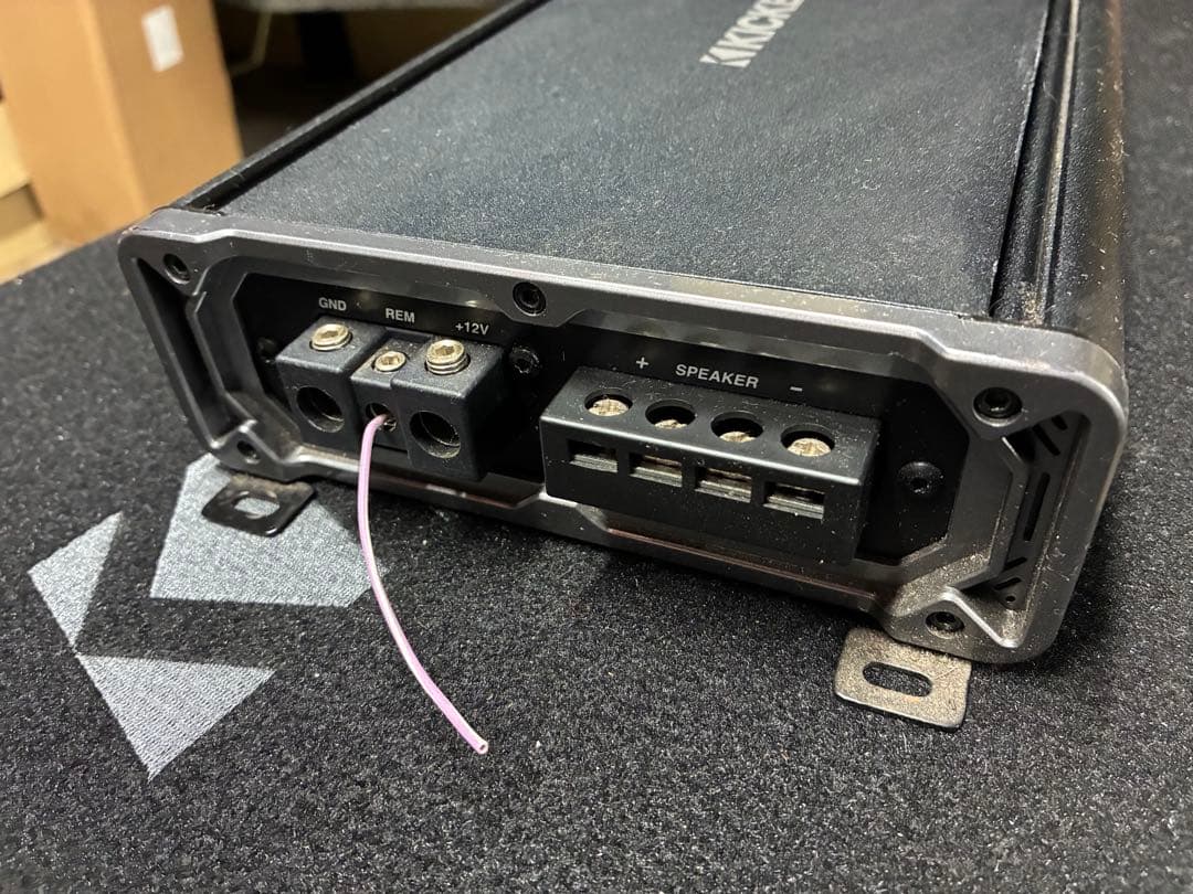 ★大迫力★KICKER CompR ウーファーアンプセット CXA1200.1