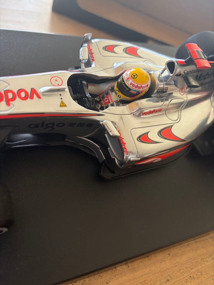 F1モデルカー　McLaren ルイスハミルトン　1/18サイズ