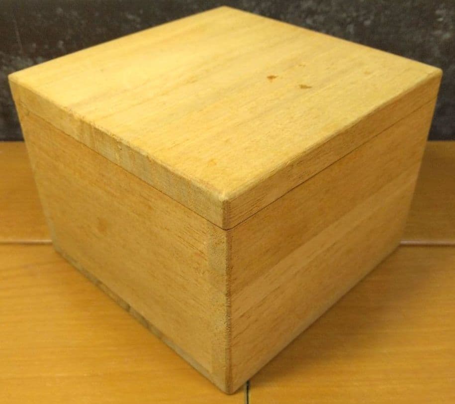 人間国宝 金城次郎 ぐい呑 栞 共箱 美品 やちむん 壺屋焼 壷屋焼