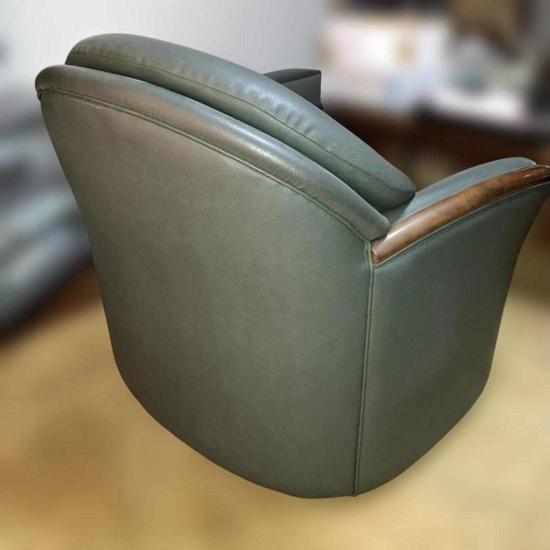 12/25までの出品　１人掛けソファ　ダークグリーン　本革製