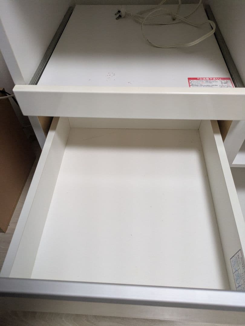 ホワイトキッチン収納キャビネット