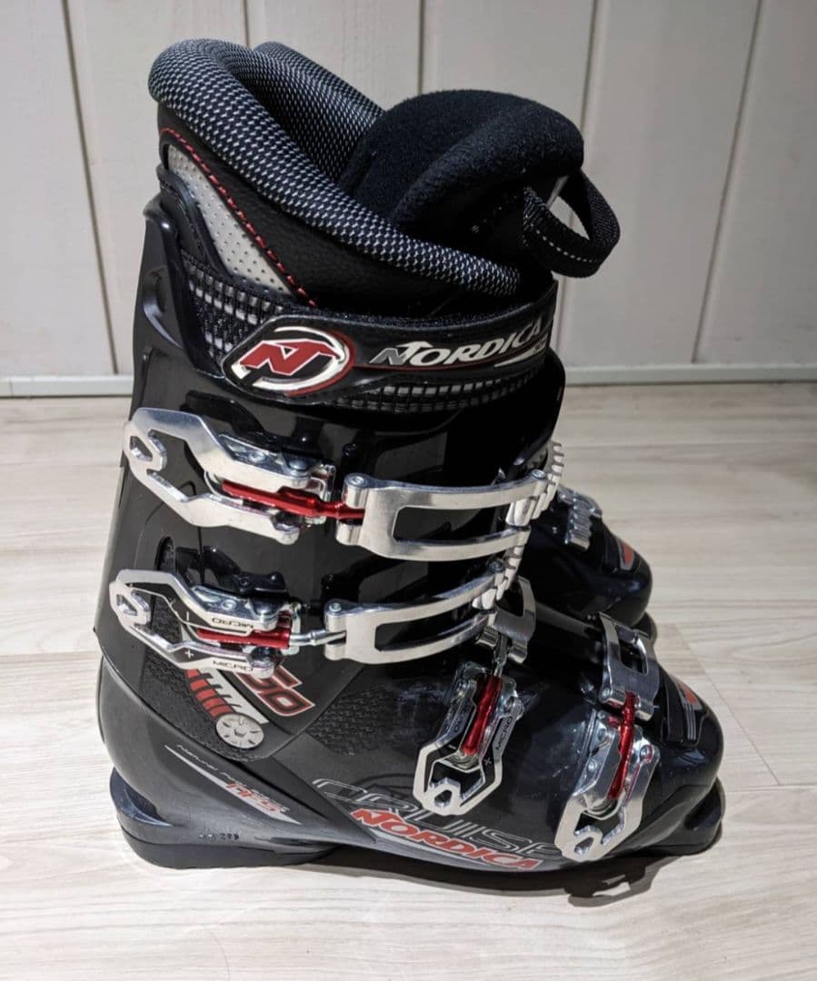 NORDICA　ブーツ　25〜25.5cm