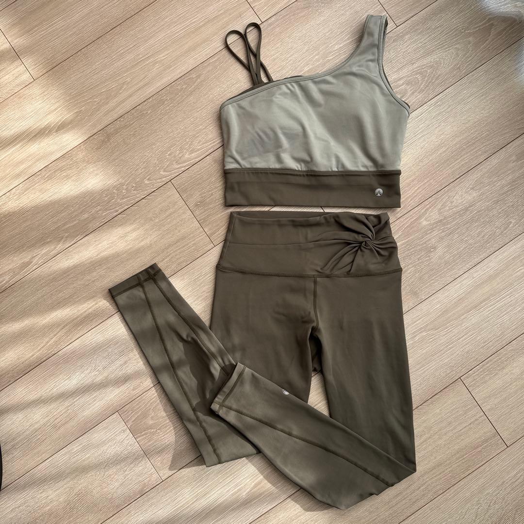 LAVA SUKALA ecoアシンメトリーブラトップ&レギンス 上下セットS