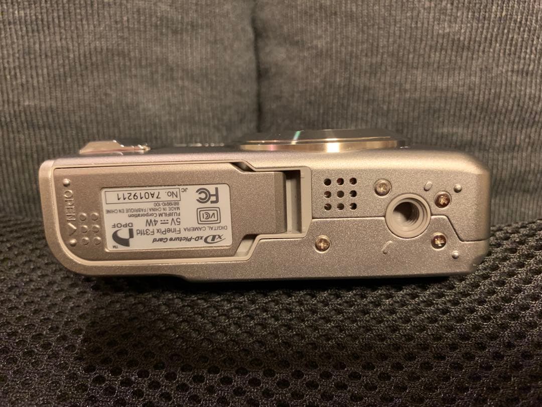 FUJIFILM FinePix F31fd コンパクトデジタルカメラ