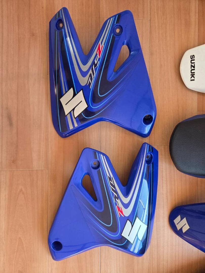 ＤＲ－Ｚ４００ＳＭ　外装セット　タンク