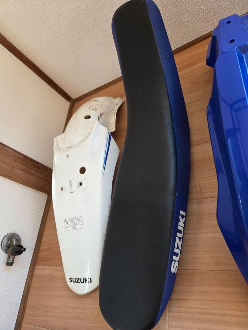 ＤＲ－Ｚ４００ＳＭ　外装セット　タンク