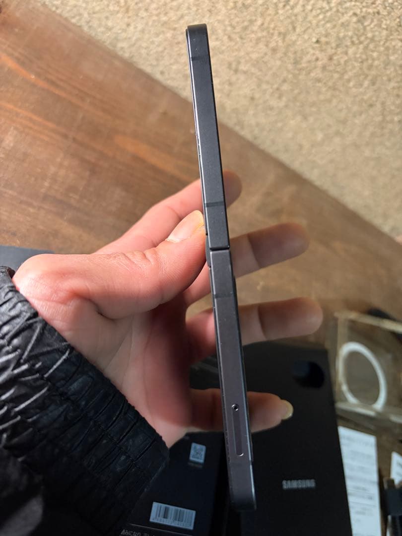 Samsung Galaxy Z Flip6 256GB スペシャルカーボン