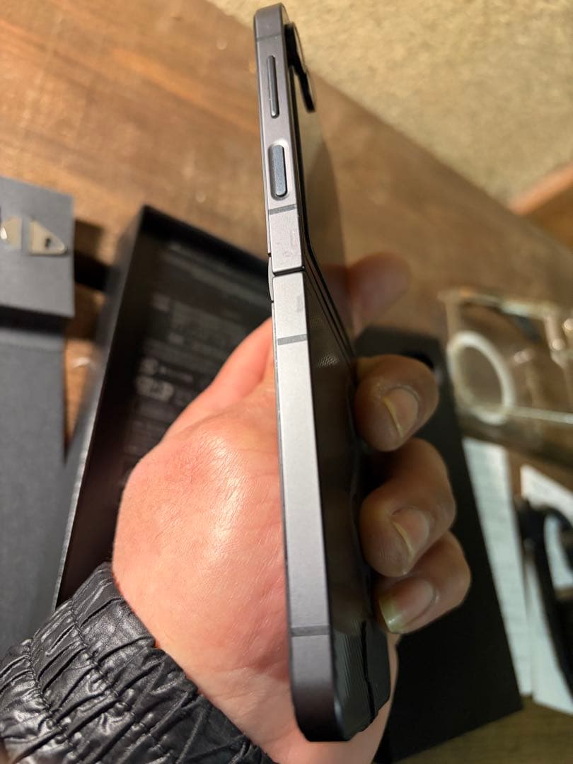 Samsung Galaxy Z Flip6 256GB スペシャルカーボン