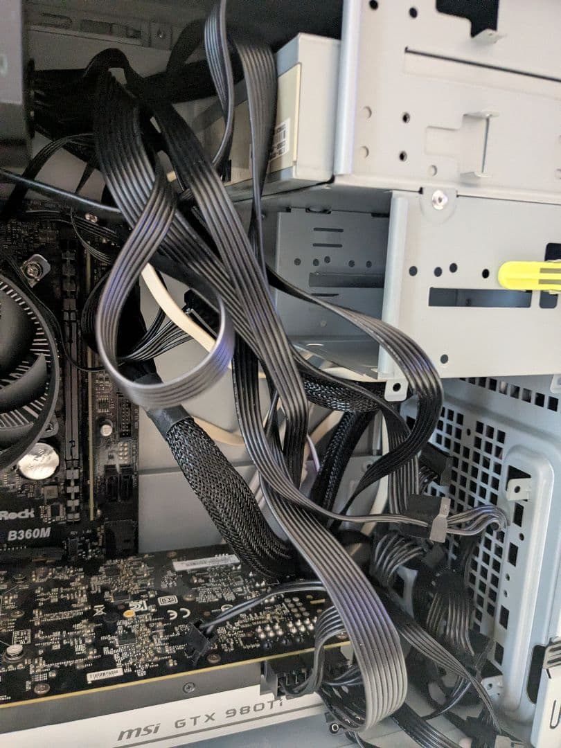 デスクトップパソコン　i5-8400 GTX980Ti