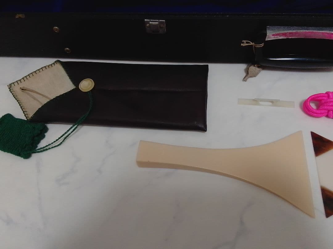 樹脂製 三味線 中棹 皮破れなし 全長約98cm 棹幅約26mm プラスチック製