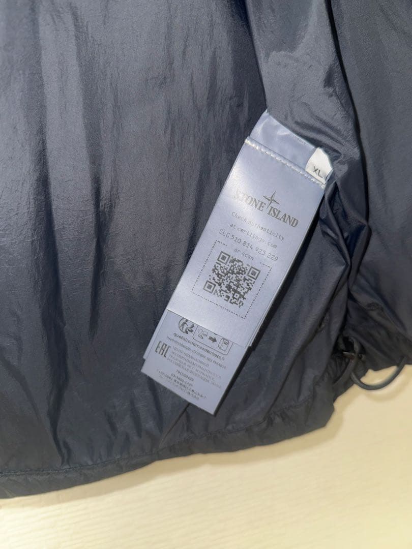 ストーンアイランド ブラック ダウンベスト