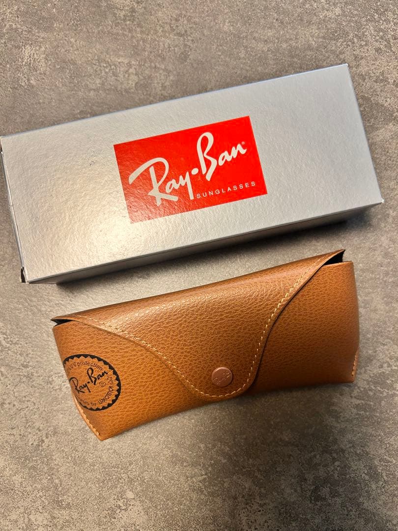 Ray-Ban RB4258F サングラス ブラック ダークグリーン
