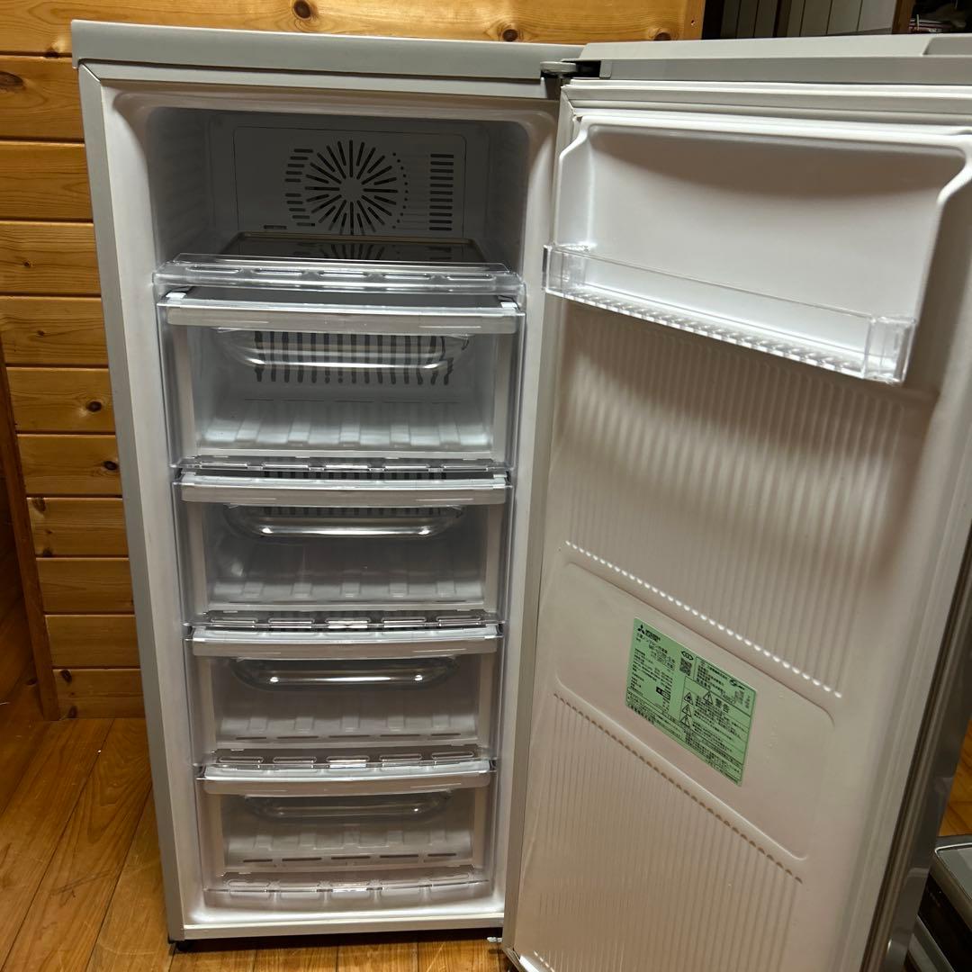 動作〇　冷凍庫 三菱 MF-U12B -S 121L 17年製 フリーザー