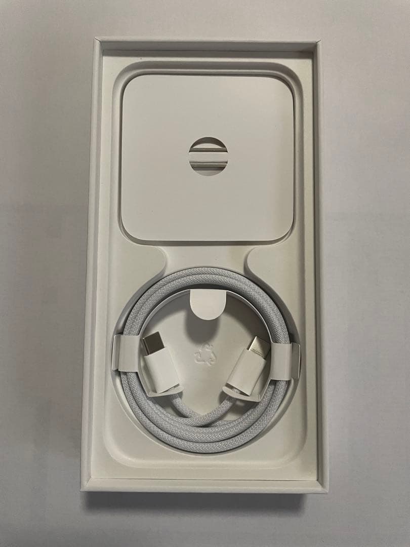 iPhone 15 Pro 128GB バッテリー86% SIMフリー