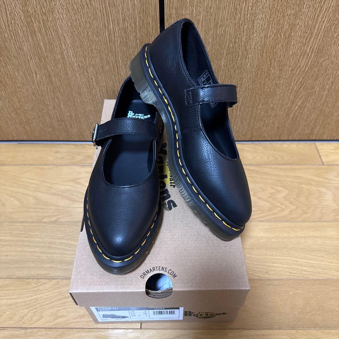 Dr. Martens ブラック メリージェーン シューズ