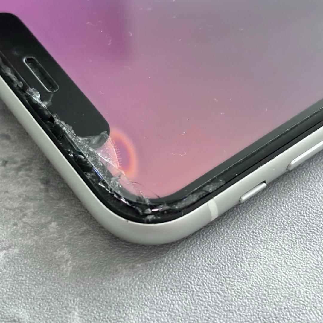 三*太様 iPhone 11 本体 ホワイト