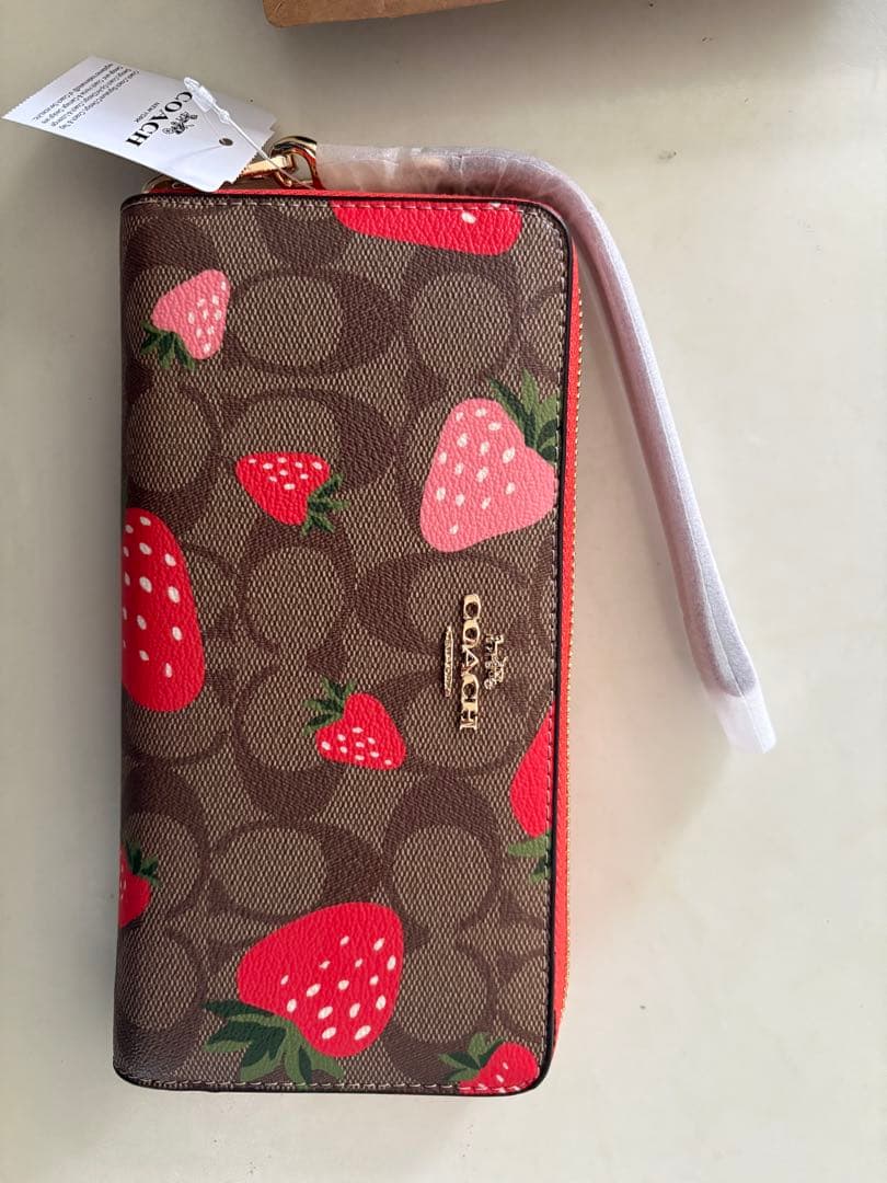 コーチ COACH 長財布 いちご