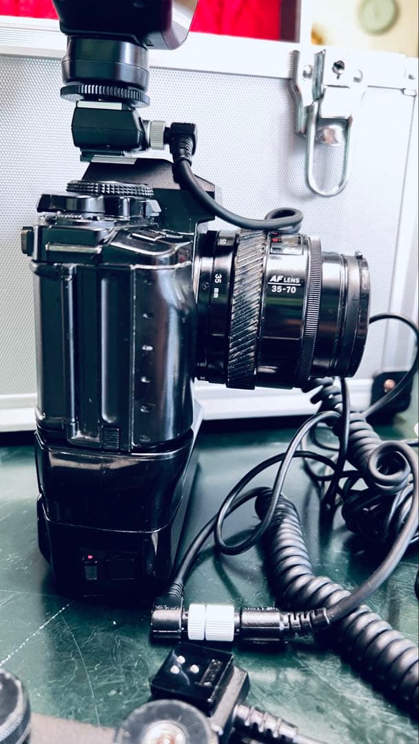 MINOLTA 一眼レフカメラとフラッシュセットアルミ専用箱付き