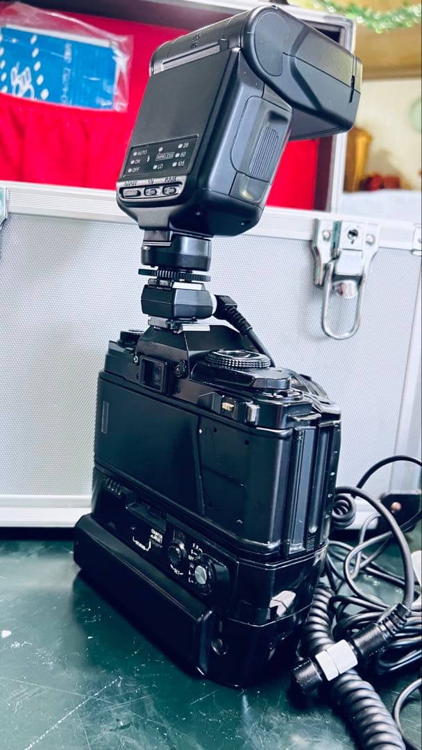 MINOLTA 一眼レフカメラとフラッシュセットアルミ専用箱付き