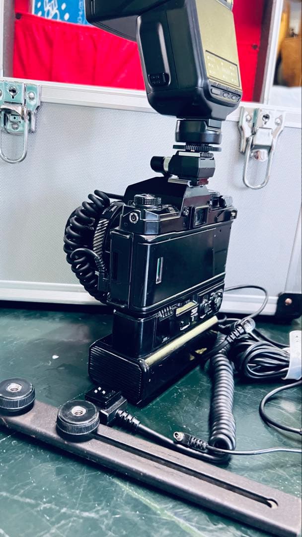 MINOLTA 一眼レフカメラとフラッシュセットアルミ専用箱付き