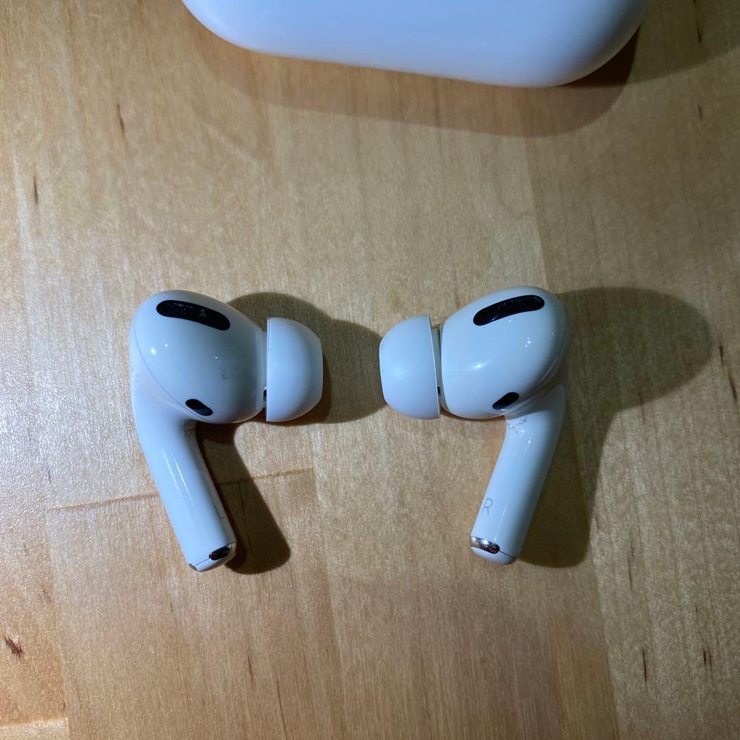 美品 AirPods Pro ワイヤレスイヤホン 本体