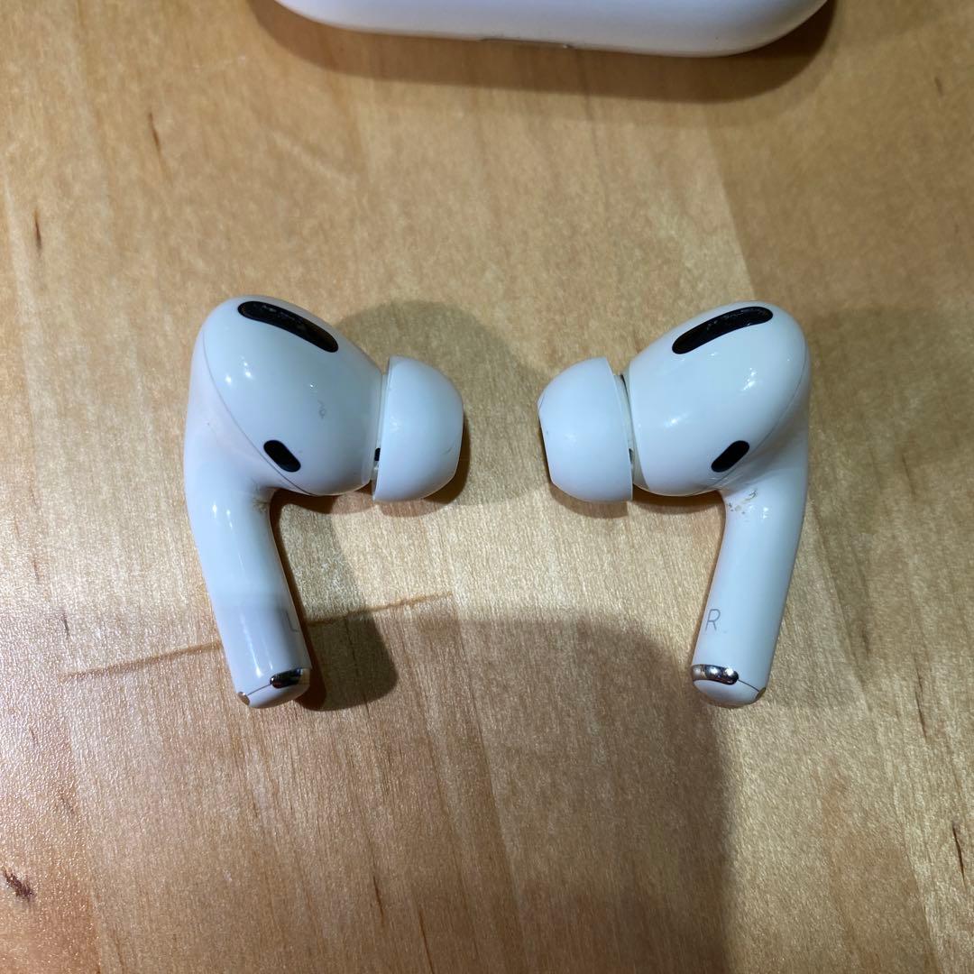 美品 AirPods Pro ワイヤレスイヤホン 本体
