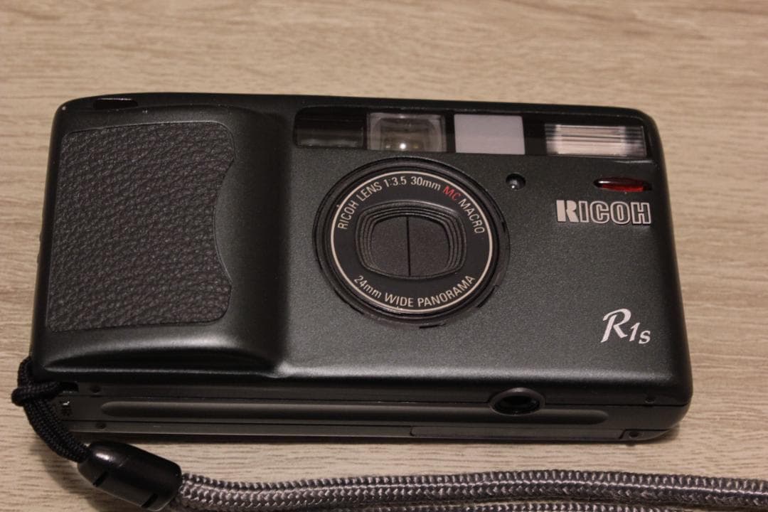 【極美品】RICOH R1s グリーン リコー フィルムカメラ