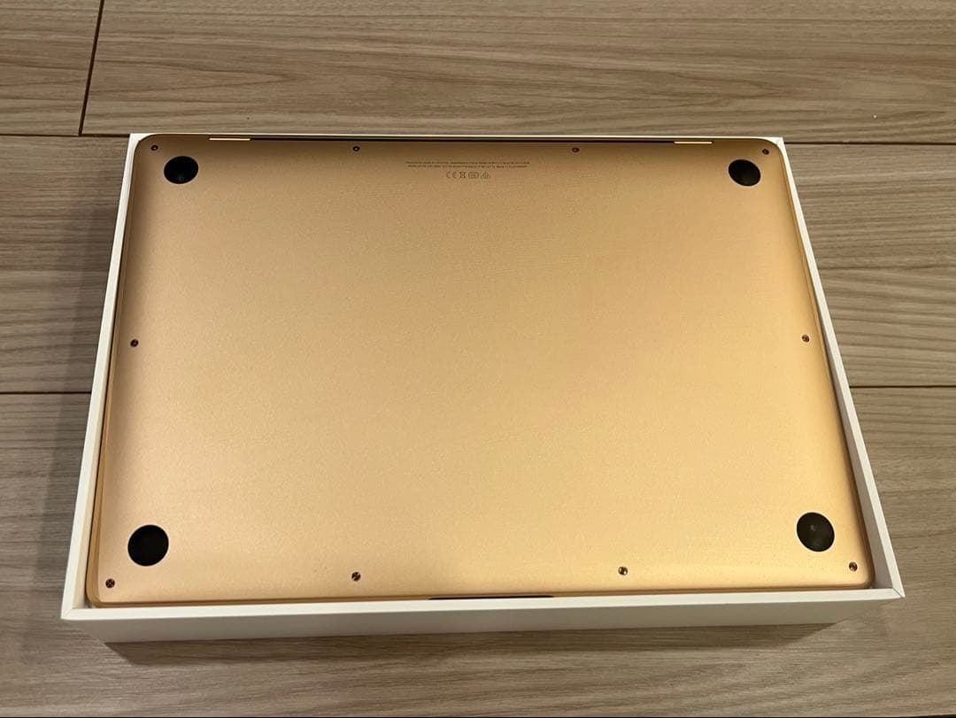 新品同様・美品　MacBook Air 13 ローズゴールド 256GB