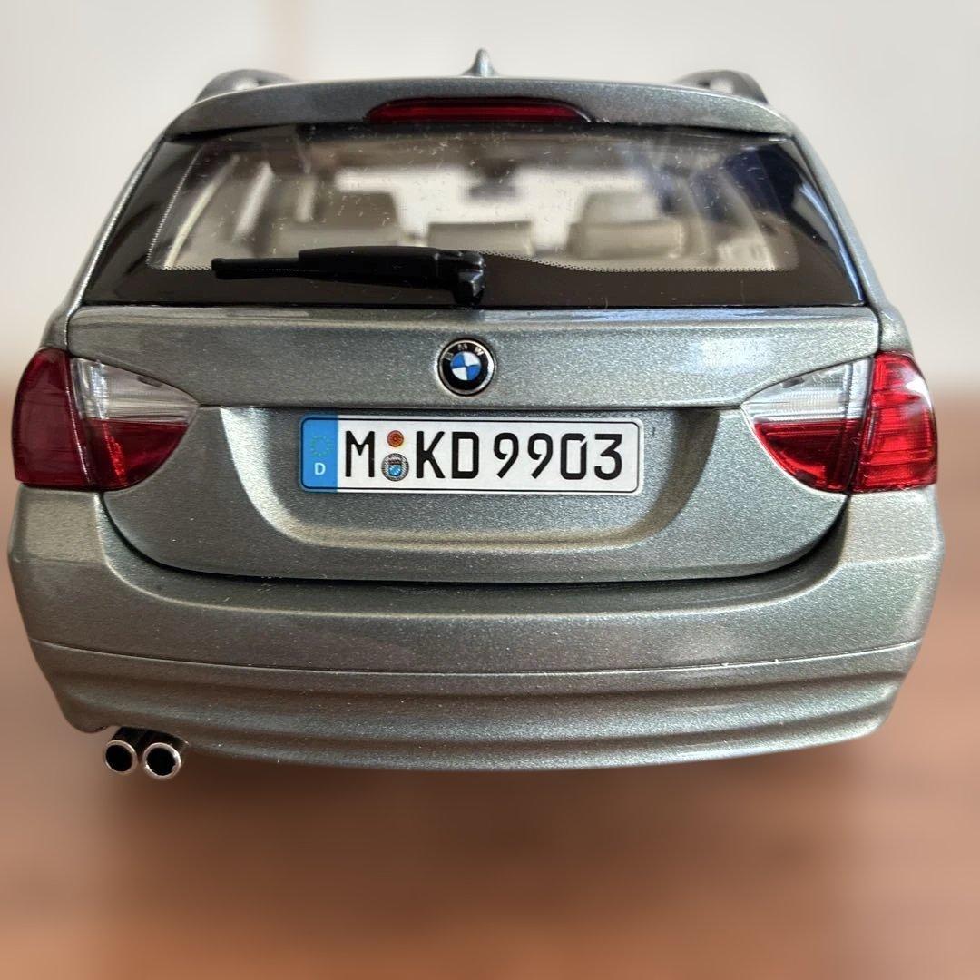 【新品未使用】純正 1/18スケール 3シリーズ　ツーリング　ミニカー