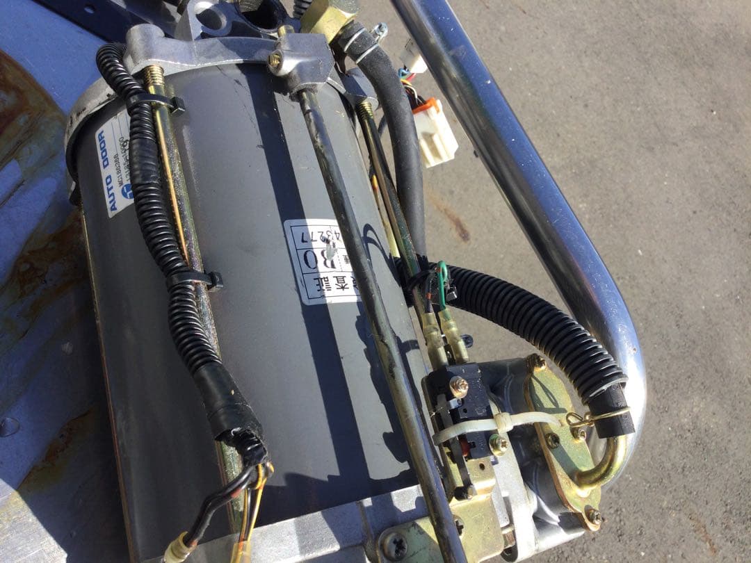 マイクロバス　ローザー　フソウ　部品　自動ドア